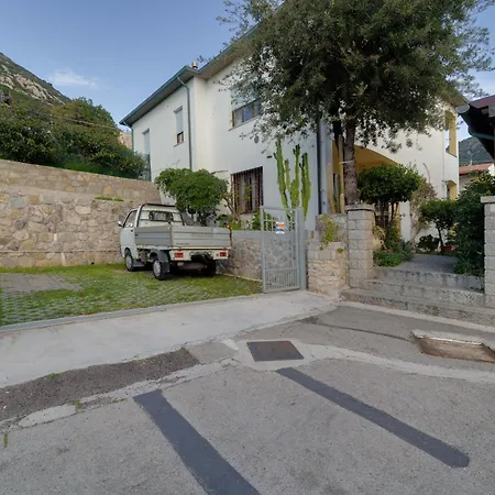 La Posta - Goelba * Pomonte